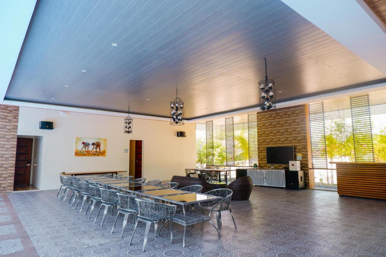 Armando's Garden Resort&Resto Anao Exterior foto